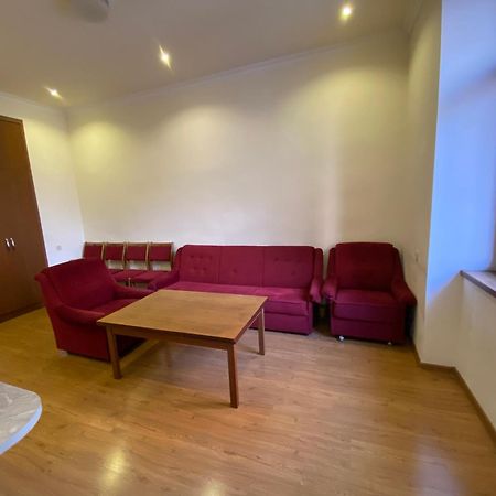 Renovated One Bedroom In The Touristic Center Of Yerevan Exterior photo